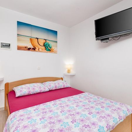 Apartments Tea Малинска Екстериор снимка