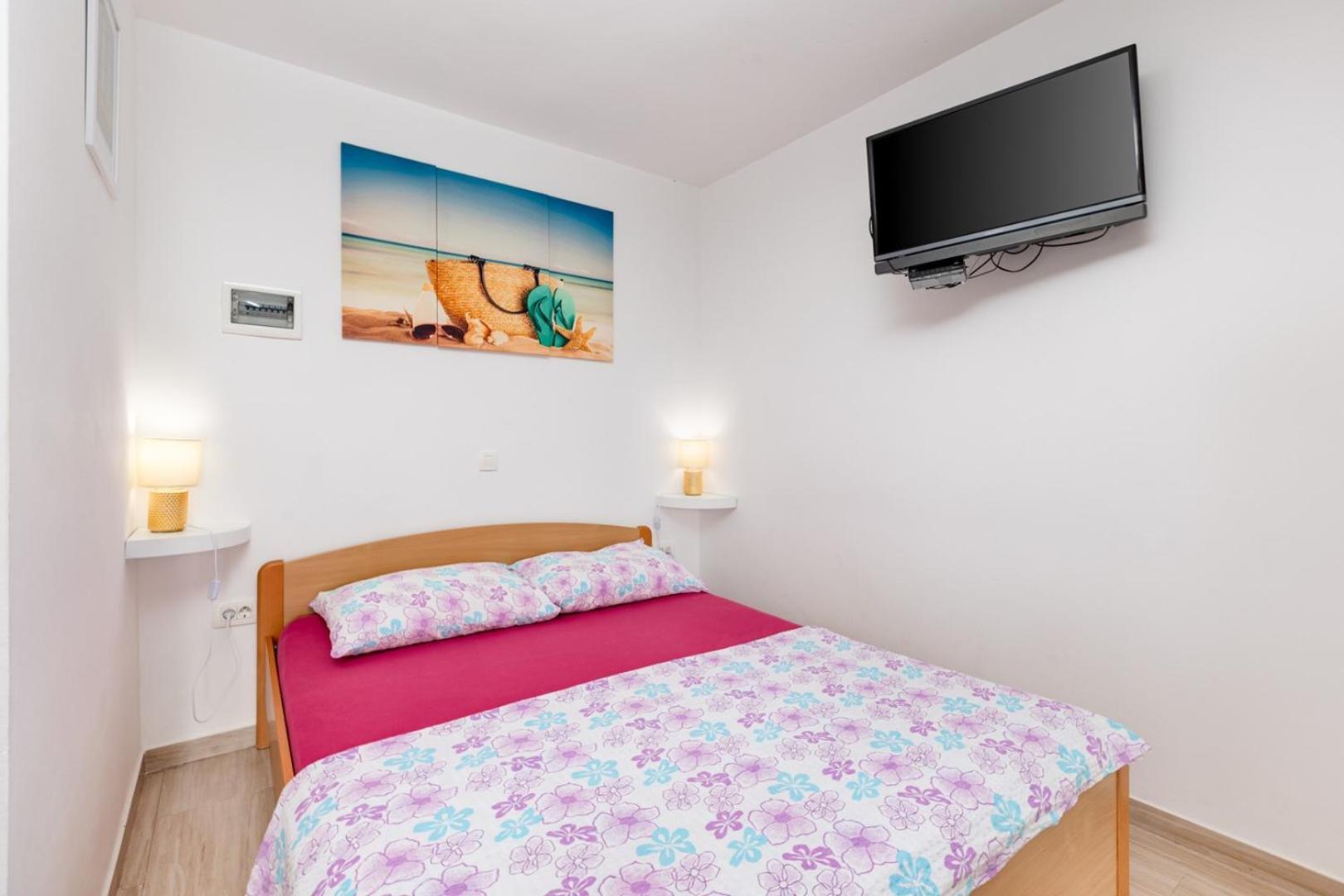 Apartments Tea Малинска Екстериор снимка