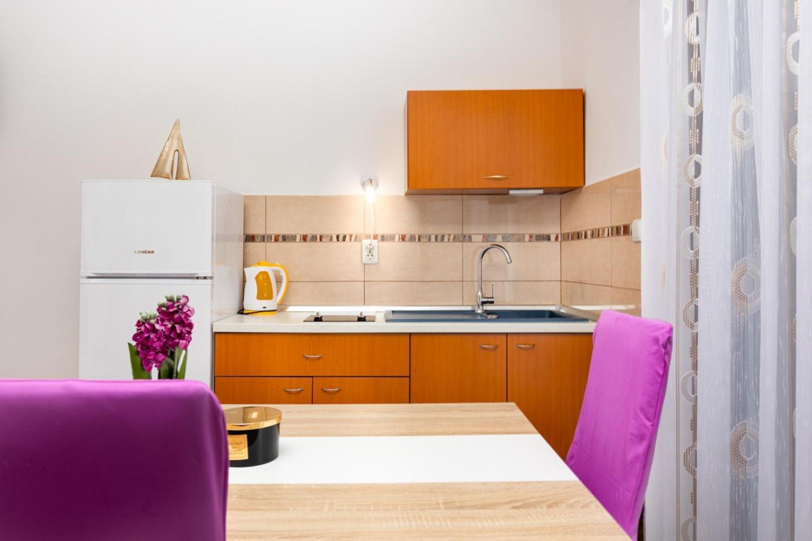 Apartments Tea Малинска Екстериор снимка