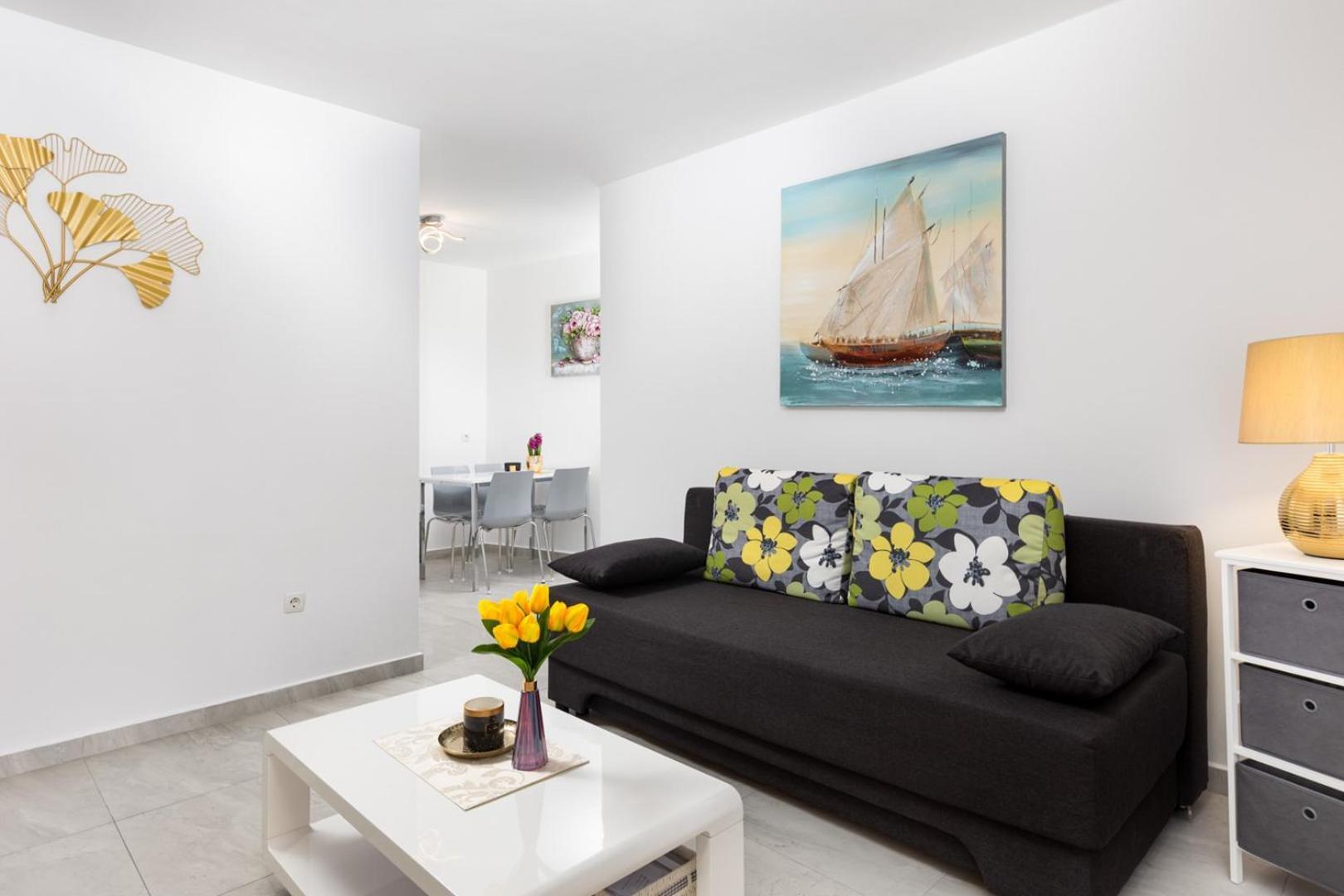 Apartments Tea Малинска Екстериор снимка
