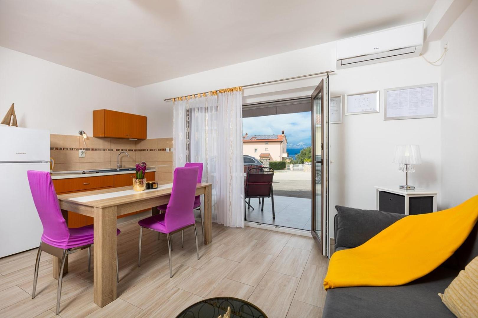 Apartments Tea Малинска Екстериор снимка