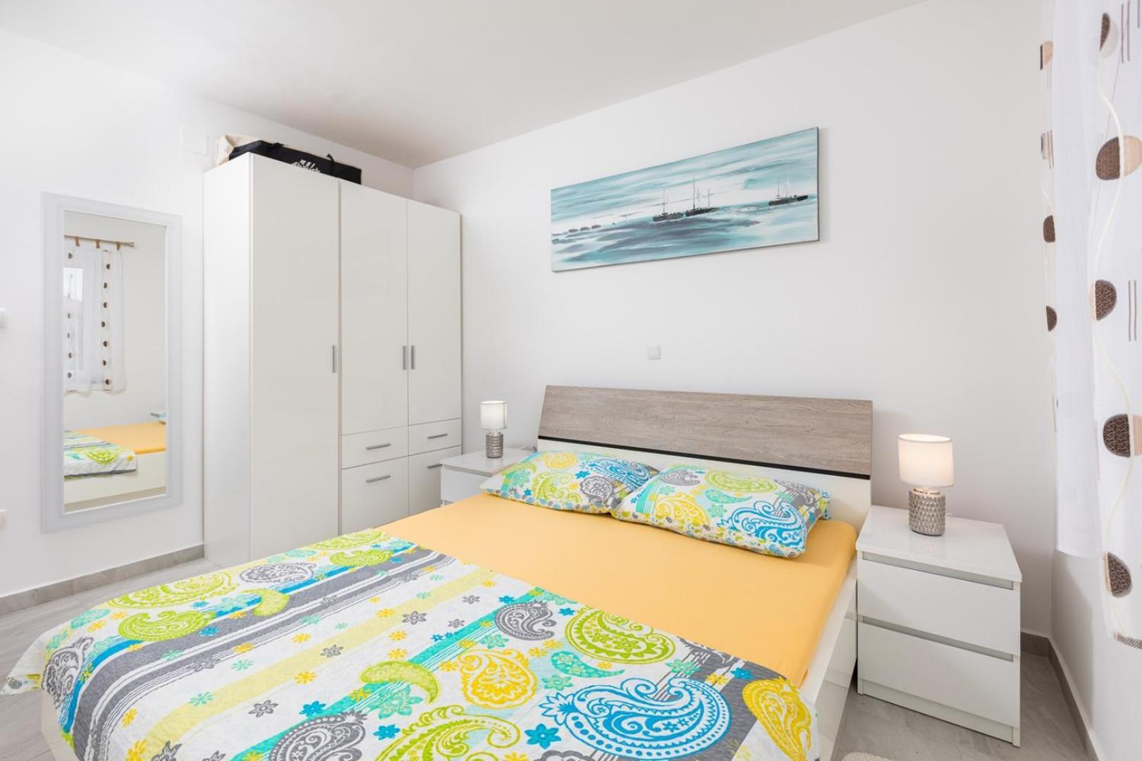 Apartments Tea Малинска Екстериор снимка