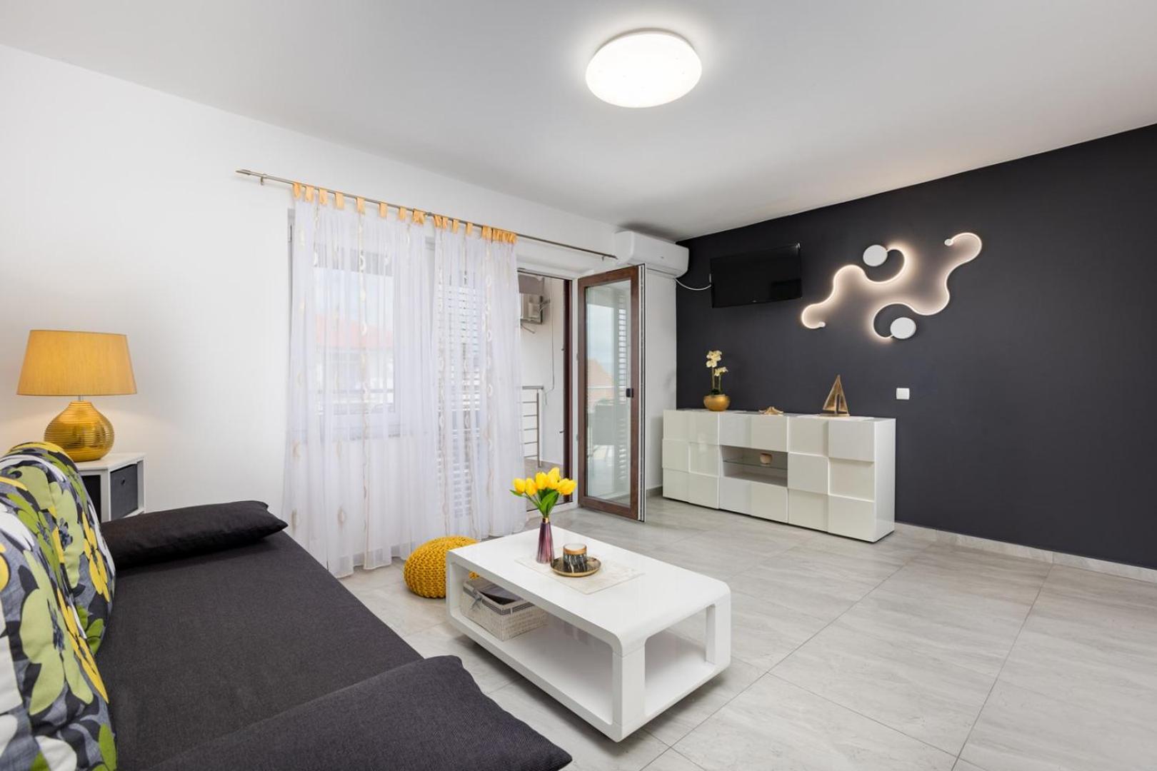 Apartments Tea Малинска Екстериор снимка