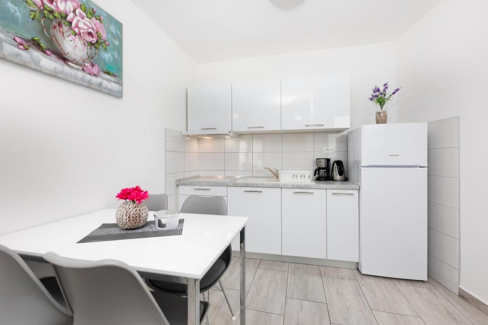 Apartments Tea Малинска Екстериор снимка