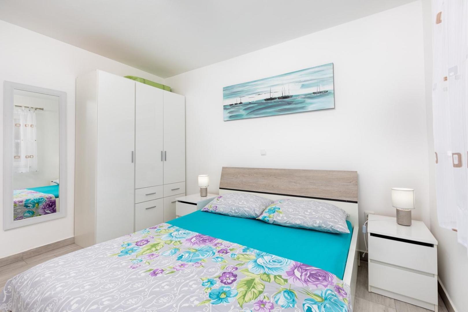 Apartments Tea Малинска Екстериор снимка